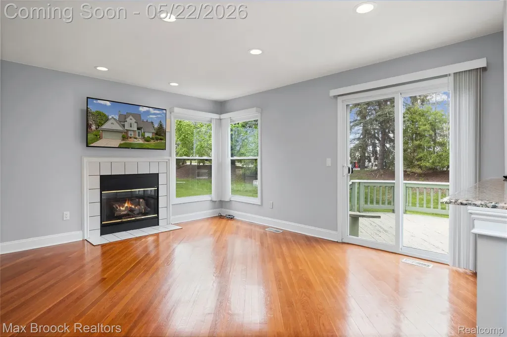 39456 Squire Road Novi City MI 48375