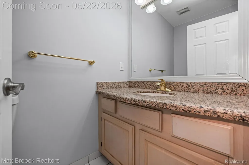 39456 Squire Road Novi City MI 48375