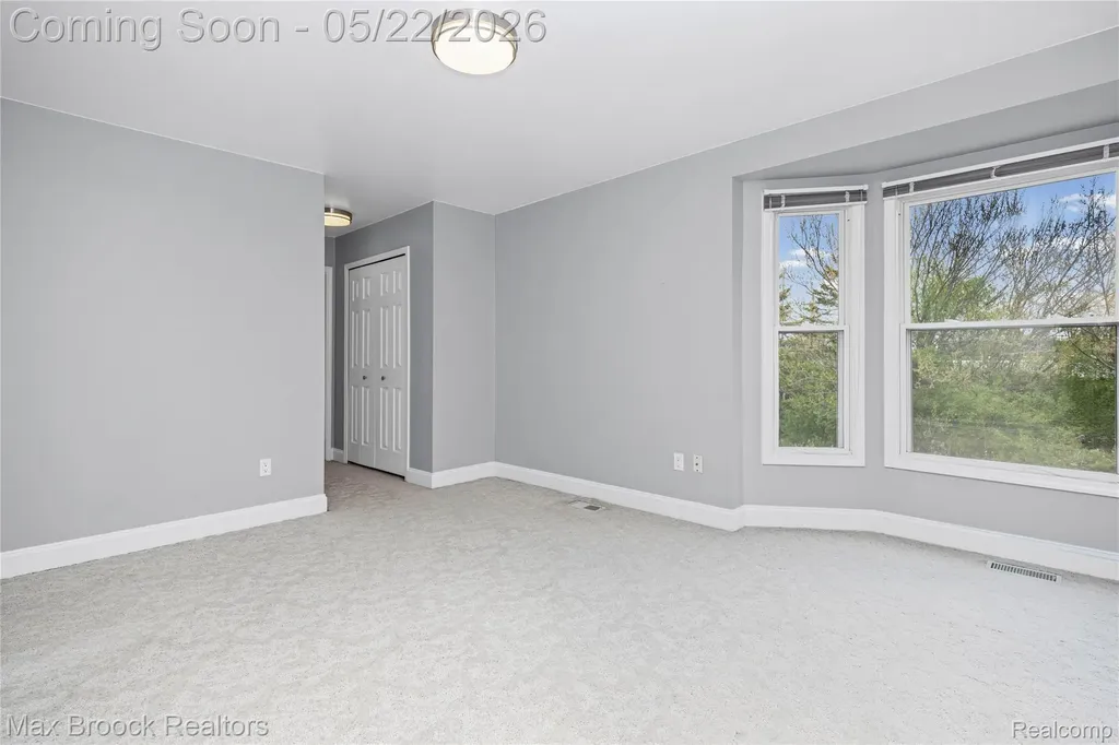 39456 Squire Road Novi City MI 48375