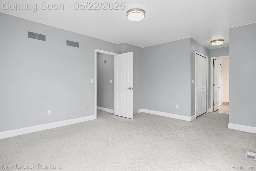 39456 Squire Road Novi City MI 48375