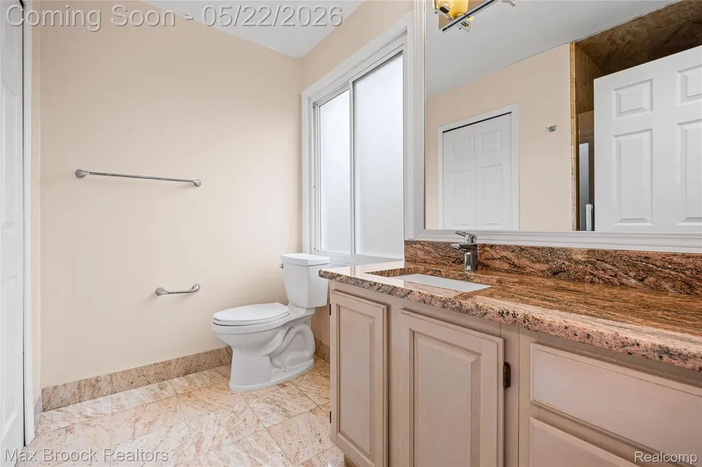 39456 Squire Road Novi City MI 48375