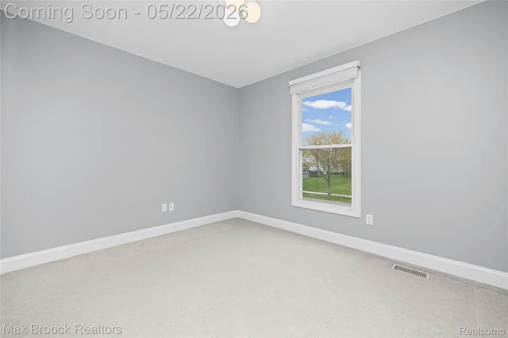 39456 Squire Road Novi City MI 48375