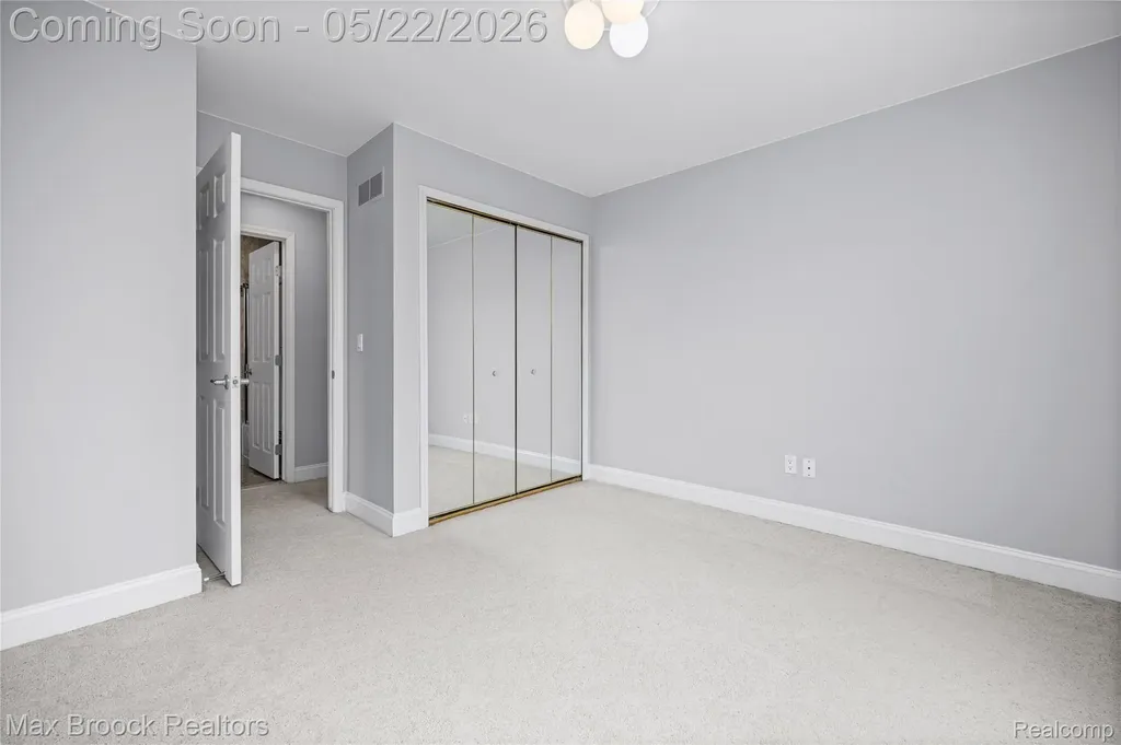 39456 Squire Road Novi City MI 48375