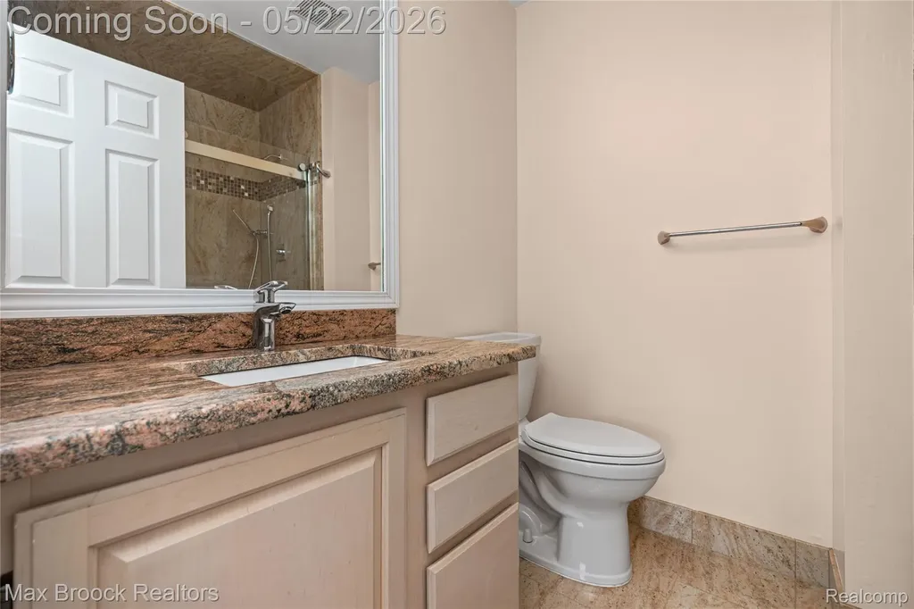 39456 Squire Road Novi City MI 48375