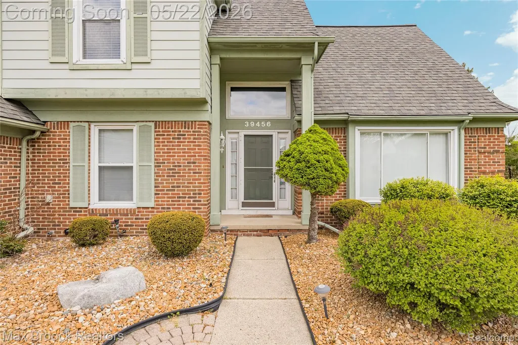 39456 Squire Road Novi City MI 48375