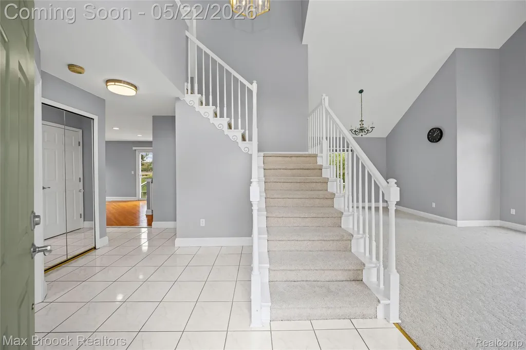 39456 Squire Road Novi City MI 48375