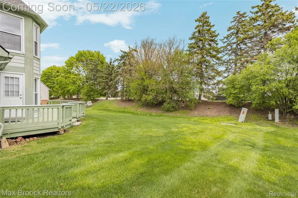 39456 Squire Road Novi City MI 48375