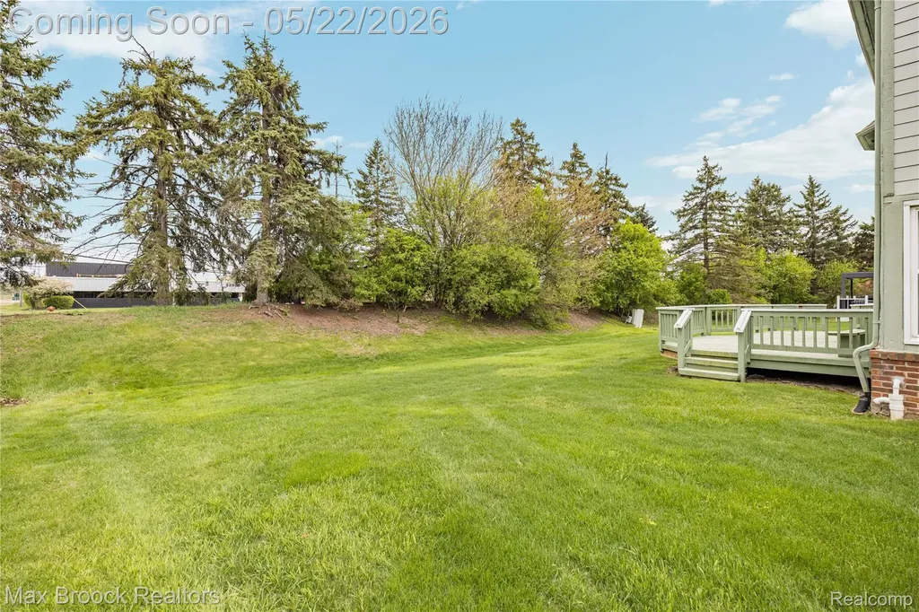 39456 Squire Road Novi City MI 48375