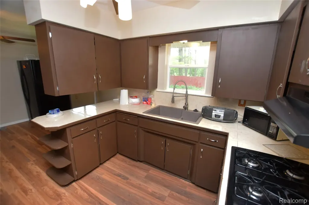 6022 Sally Court Flint City MI 48505