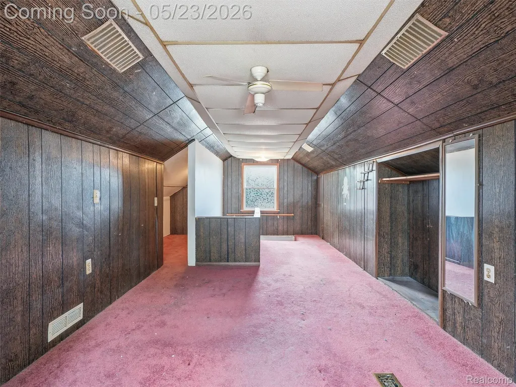 19132 Glenmore Redford Charter Township MI 48240