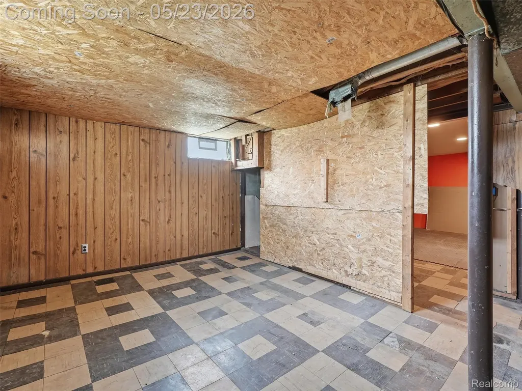 19132 Glenmore Redford Charter Township MI 48240