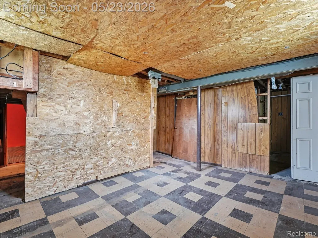 19132 Glenmore Redford Charter Township MI 48240