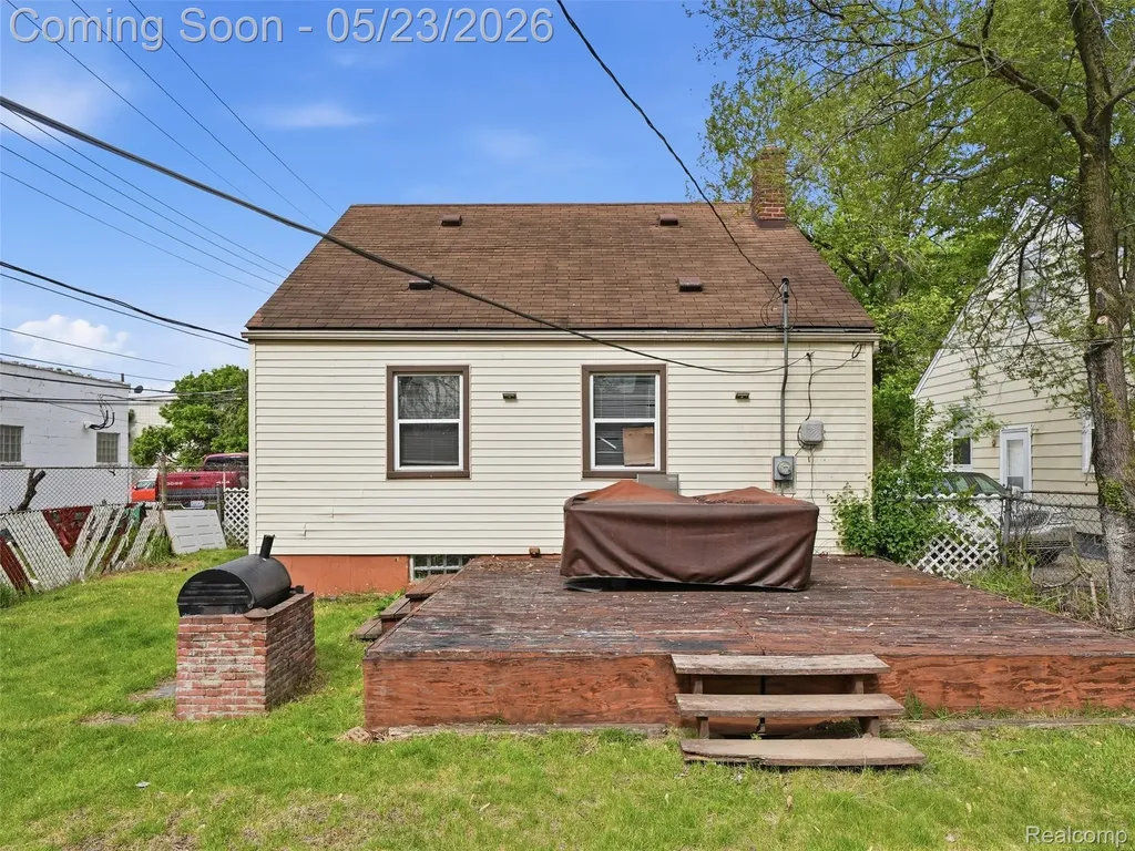 19132 Glenmore Redford Charter Township MI 48240