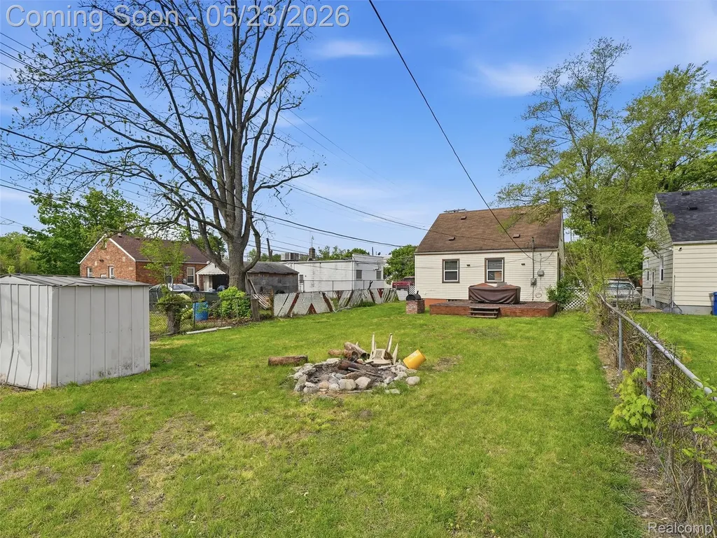 19132 Glenmore Redford Charter Township MI 48240