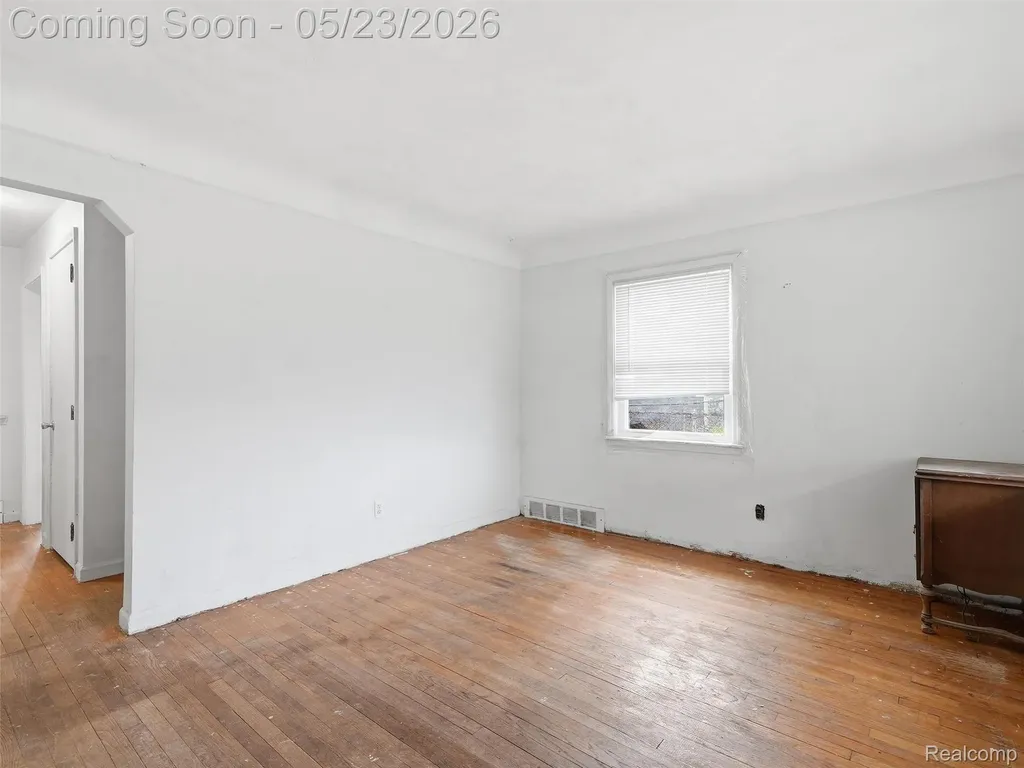 19132 Glenmore Redford Charter Township MI 48240