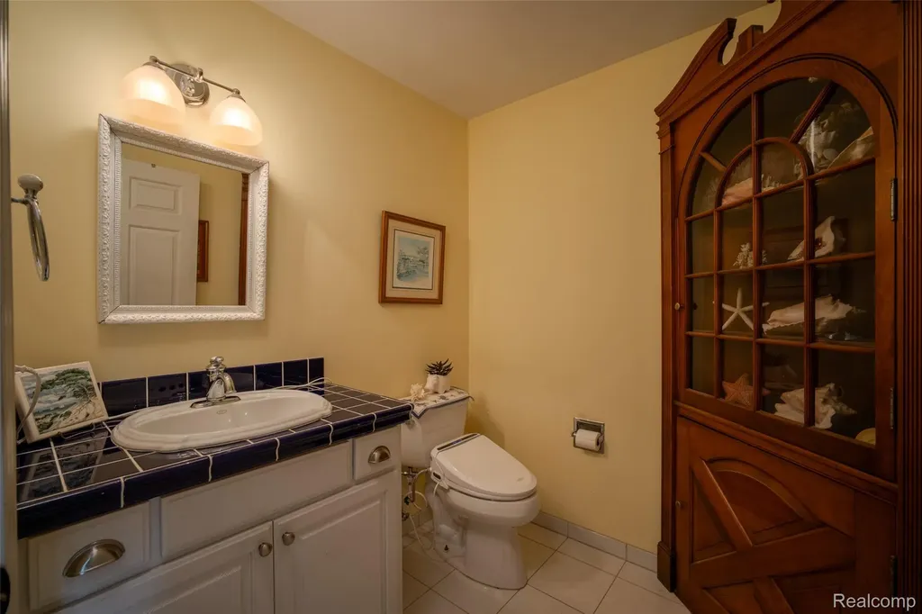 9404 River Road Algonac City MI 48001