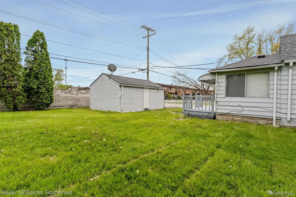 19800 Parkside Street St. Clair Shores City MI 48080