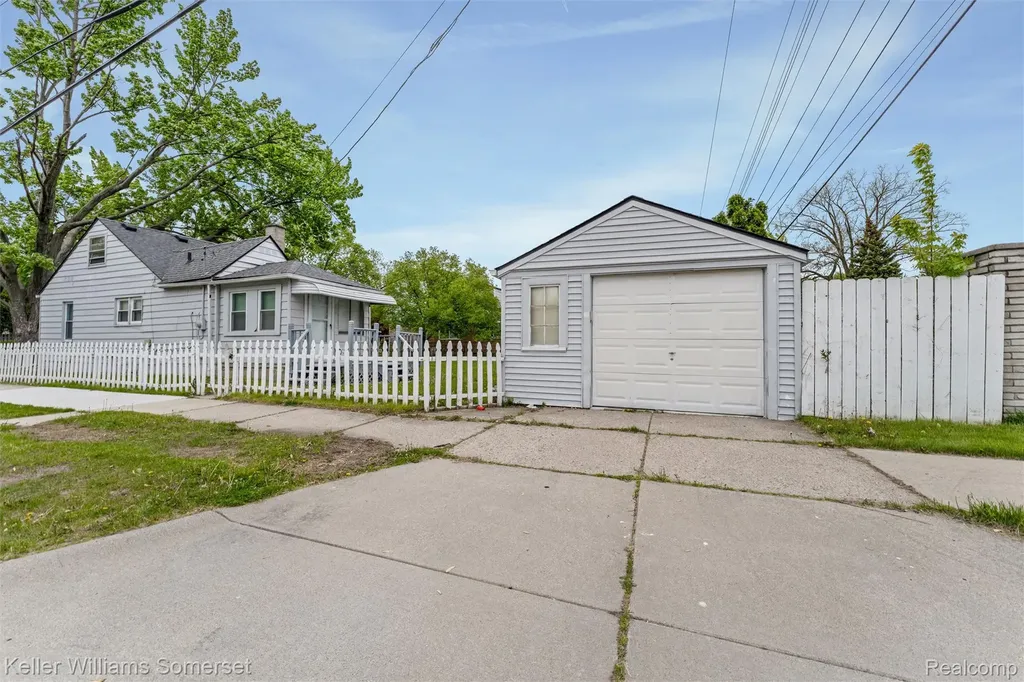 19800 Parkside Street St. Clair Shores City MI 48080