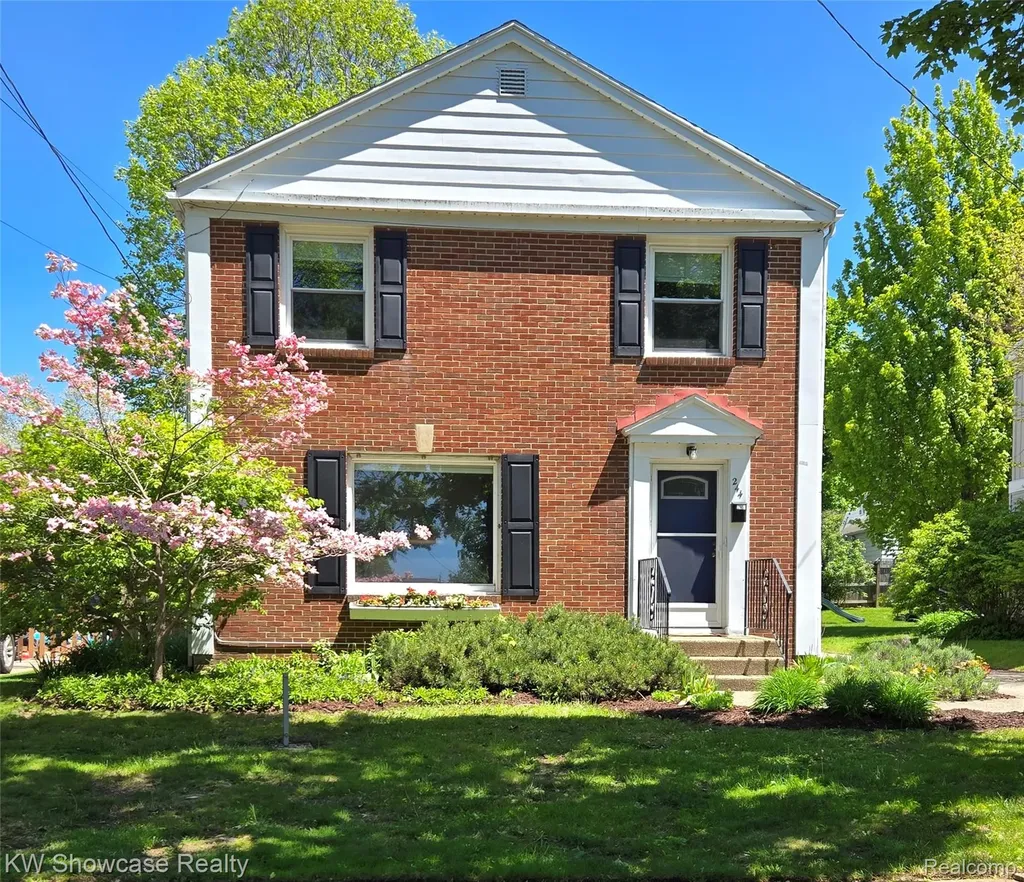 244 Wallinwood Avenue NE Grand Rapids City MI 49503