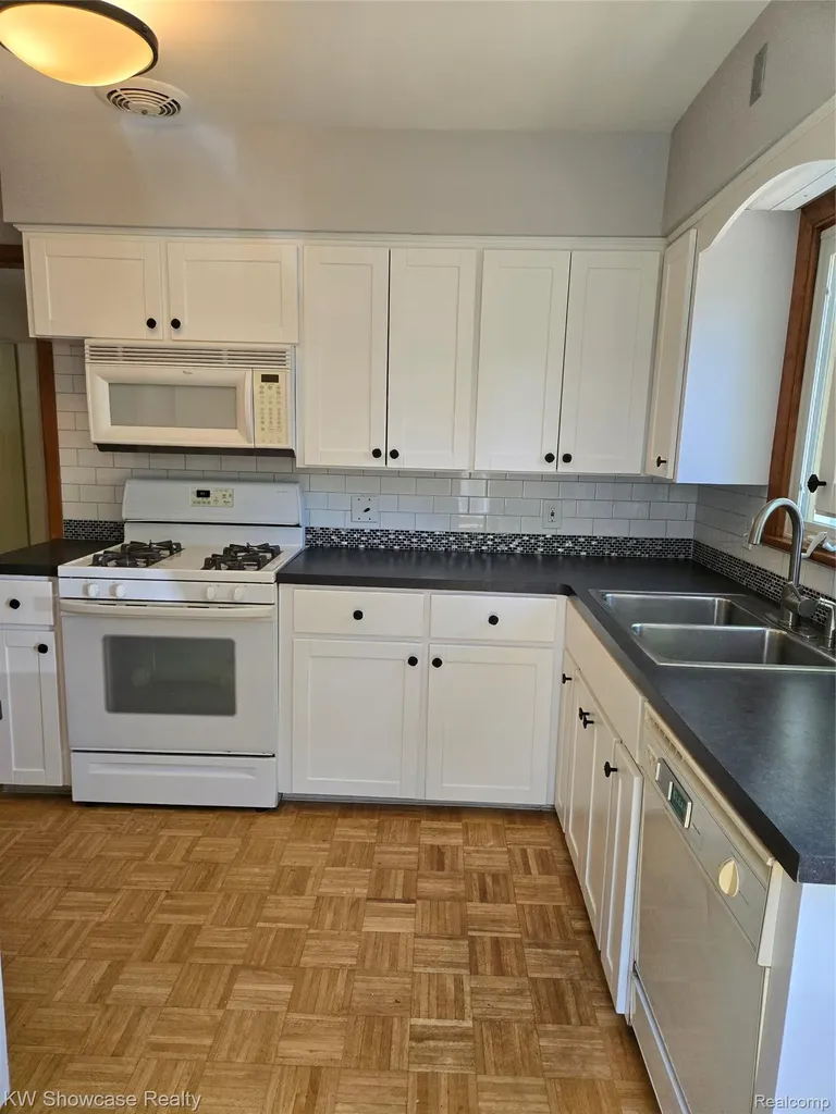 244 Wallinwood Avenue NE Grand Rapids City MI 49503