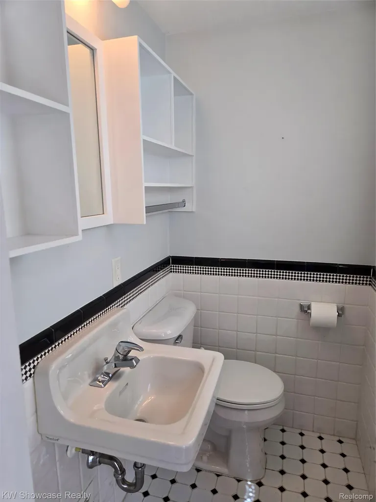 244 Wallinwood Avenue NE Grand Rapids City MI 49503