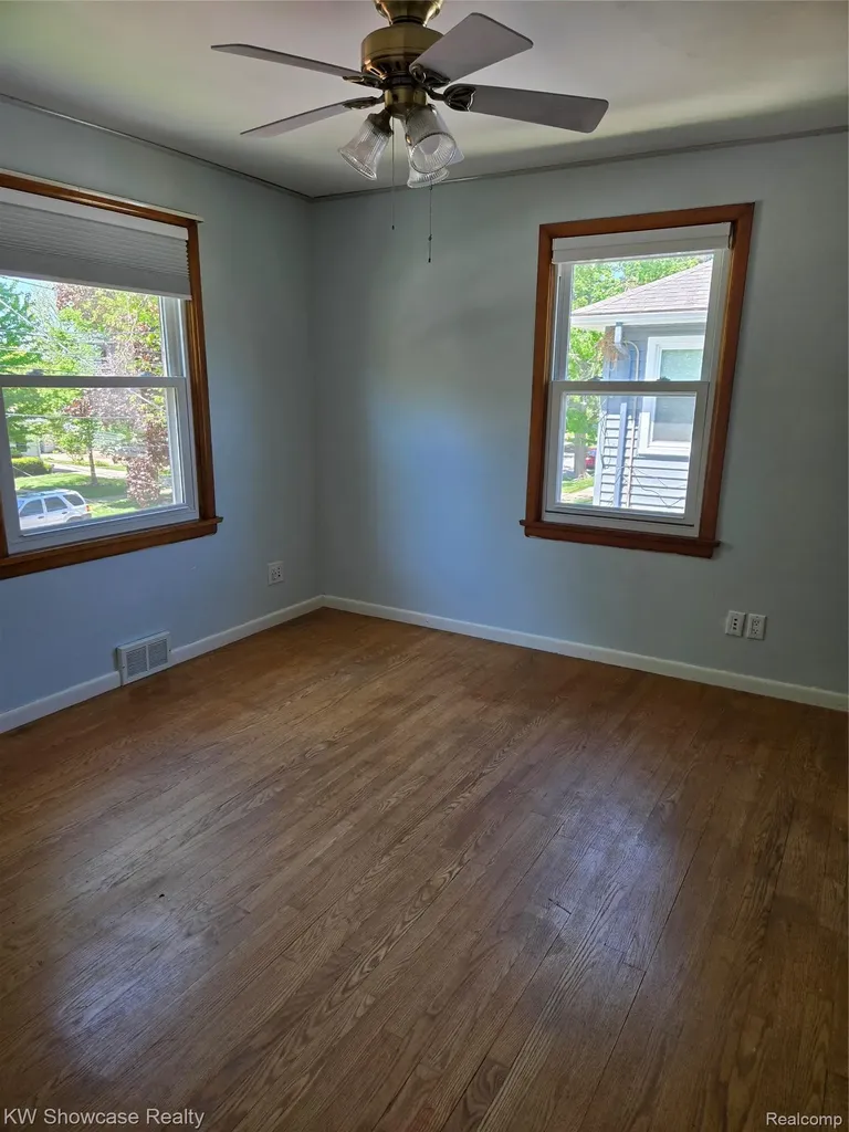 244 Wallinwood Avenue NE Grand Rapids City MI 49503