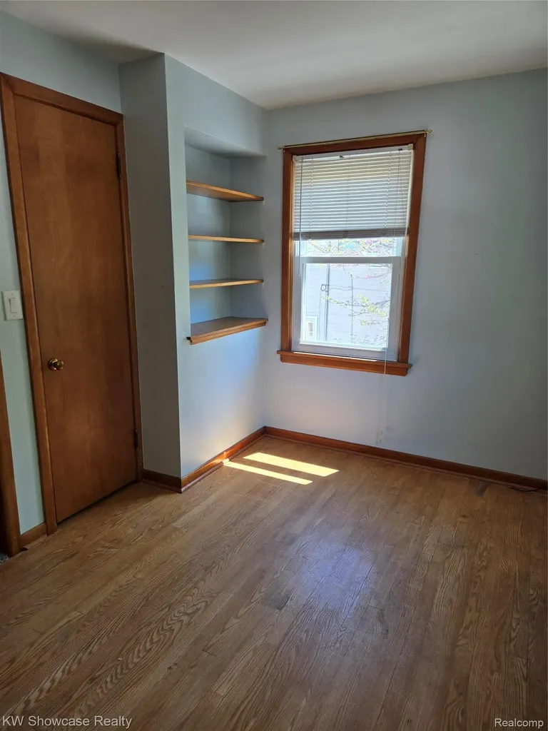 244 Wallinwood Avenue NE Grand Rapids City MI 49503
