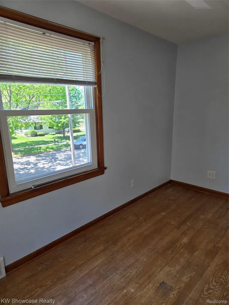 244 Wallinwood Avenue NE Grand Rapids City MI 49503