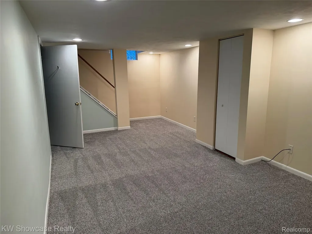 244 Wallinwood Avenue NE Grand Rapids City MI 49503