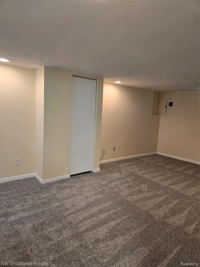 244 Wallinwood Avenue NE Grand Rapids City MI 49503