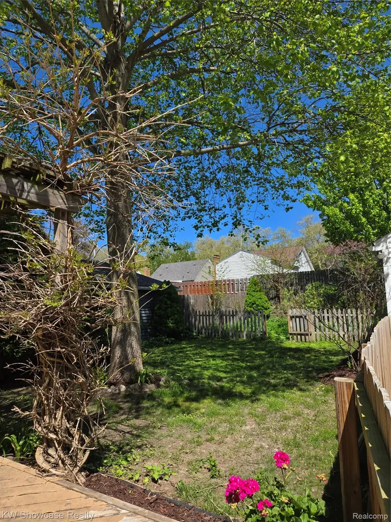 244 Wallinwood Avenue NE Grand Rapids City MI 49503
