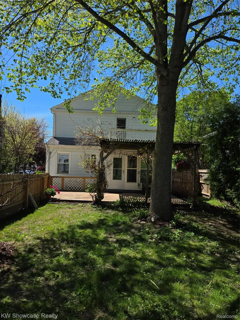244 Wallinwood Avenue NE Grand Rapids City MI 49503