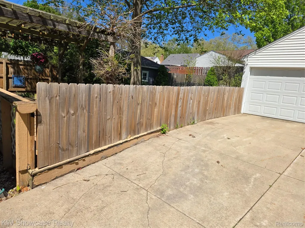 244 Wallinwood Avenue NE Grand Rapids City MI 49503