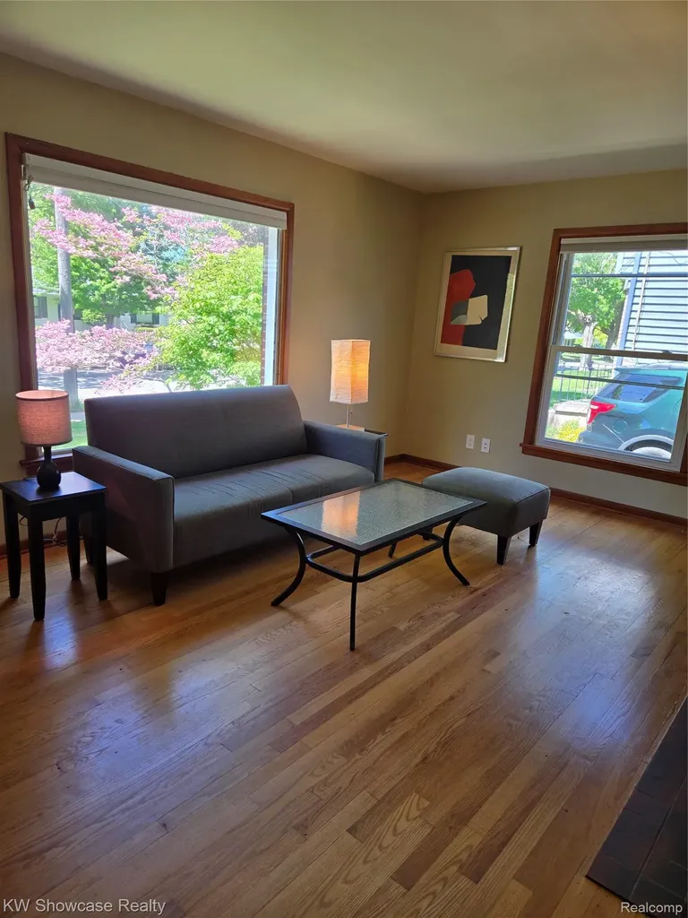 244 Wallinwood Avenue NE Grand Rapids City MI 49503