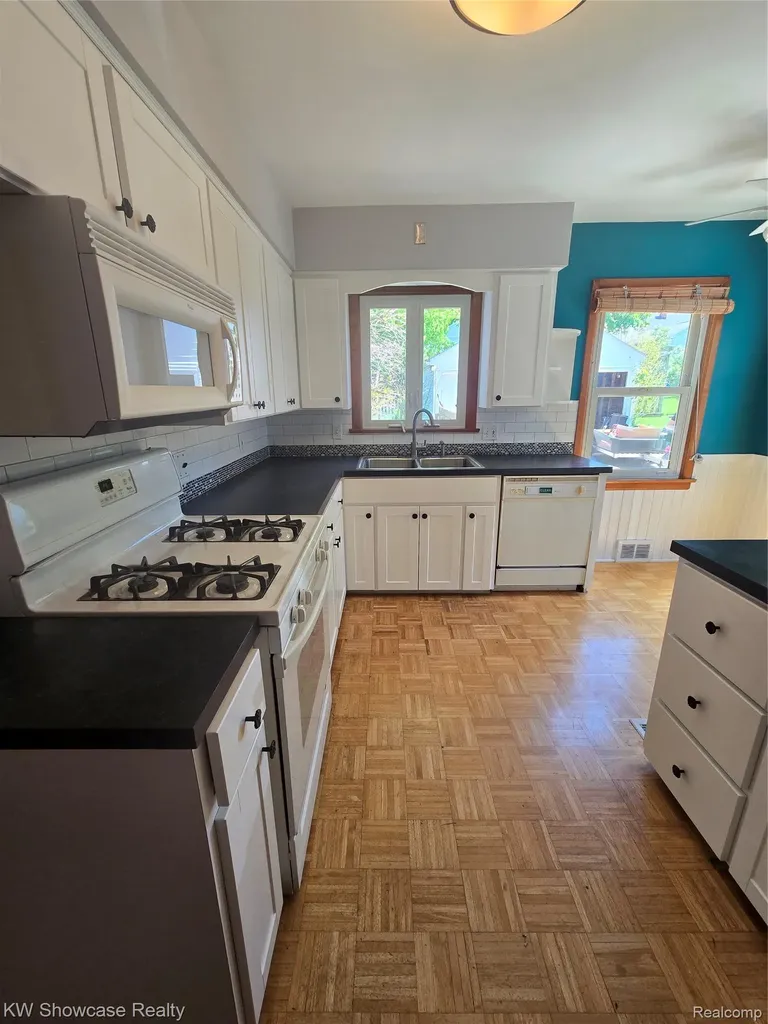 244 Wallinwood Avenue NE Grand Rapids City MI 49503