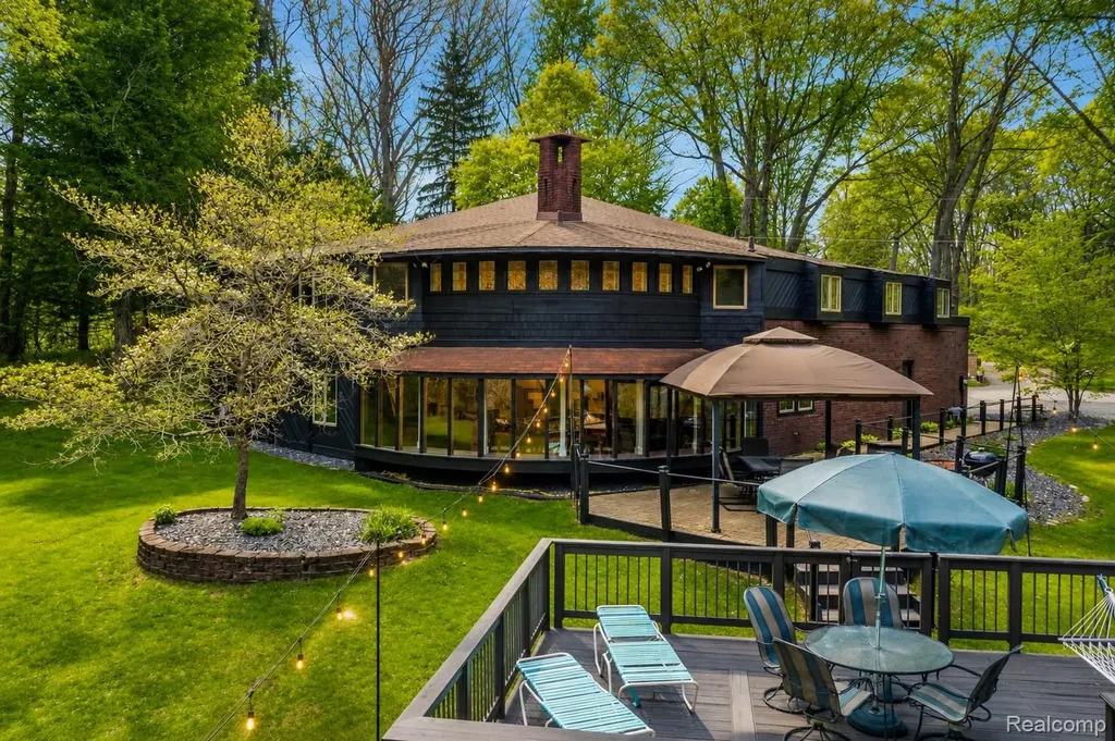 1751 Bird Road Groveland Township MI 48462