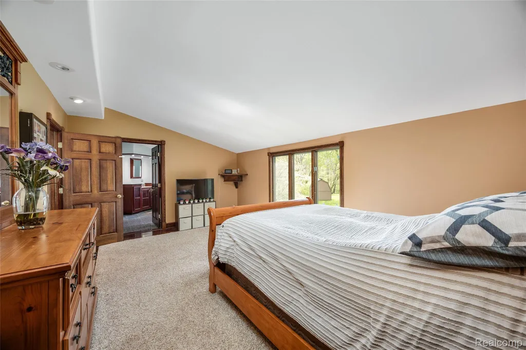 1751 Bird Road Groveland Township MI 48462