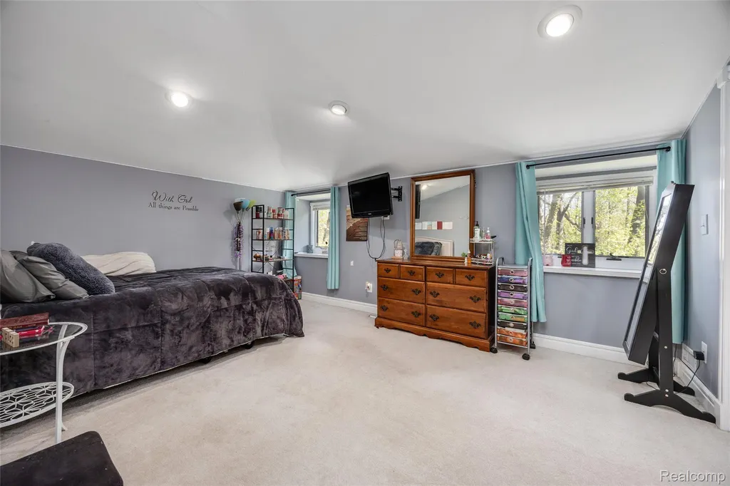 1751 Bird Road Groveland Township MI 48462