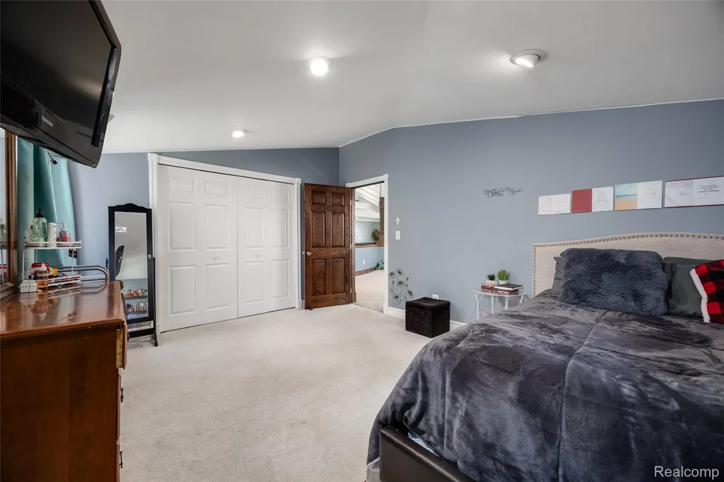 1751 Bird Road Groveland Township MI 48462