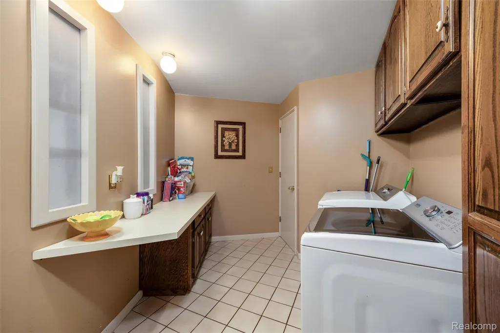1751 Bird Road Groveland Township MI 48462