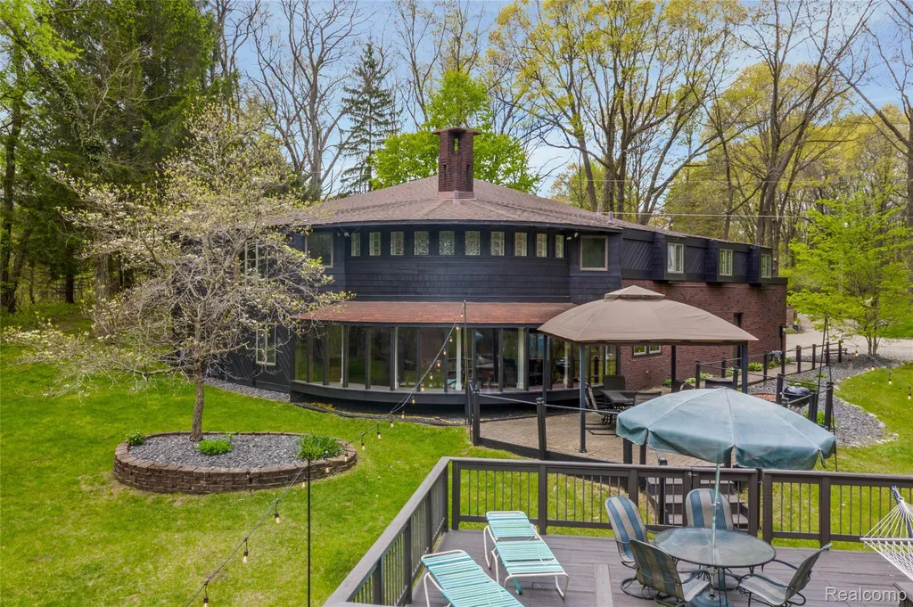 1751 Bird Road Groveland Township MI 48462