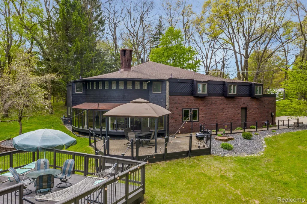 1751 Bird Road Groveland Township MI 48462