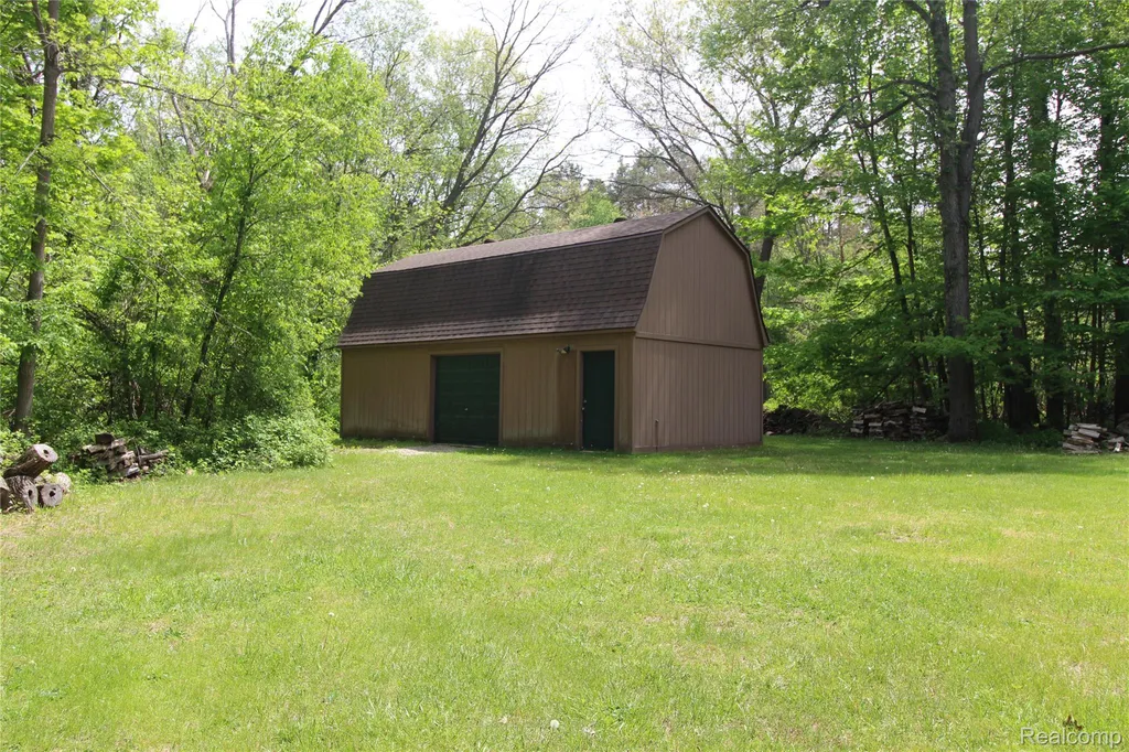 1751 Bird Road Groveland Township MI 48462
