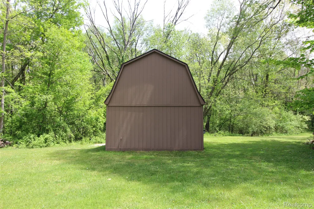 1751 Bird Road Groveland Township MI 48462