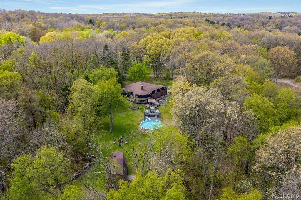1751 Bird Road Groveland Township MI 48462