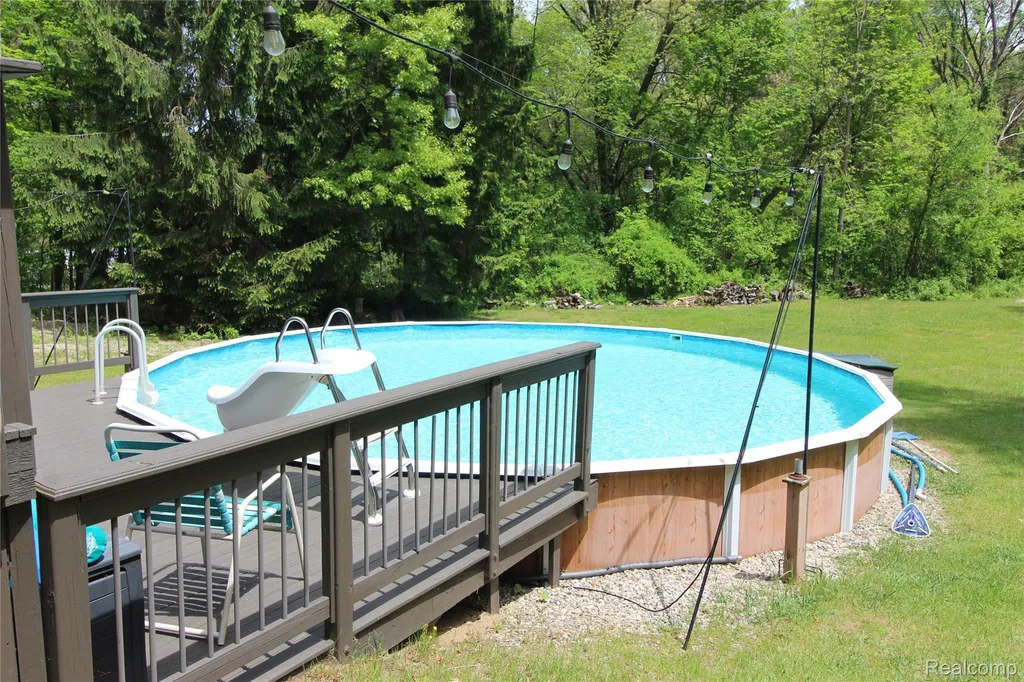 1751 Bird Road Groveland Township MI 48462