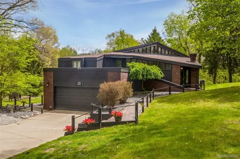 1751 Bird Road Groveland Township MI 48462