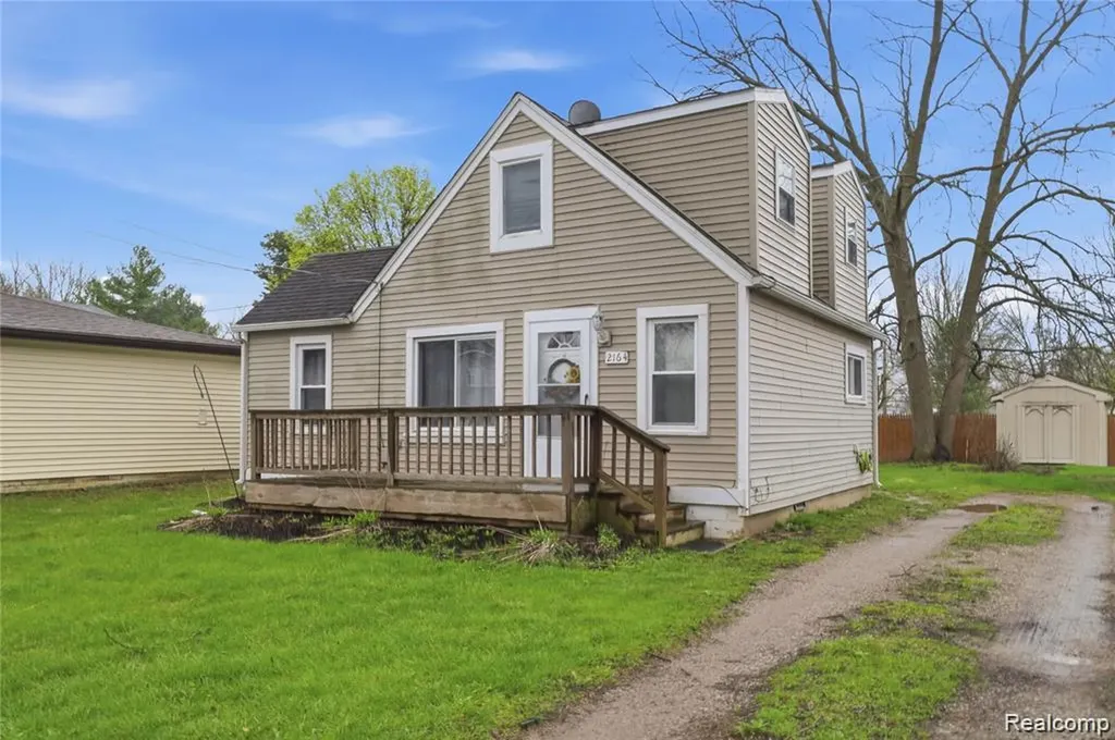 2164 Savoy Avenue Burton City MI 48529