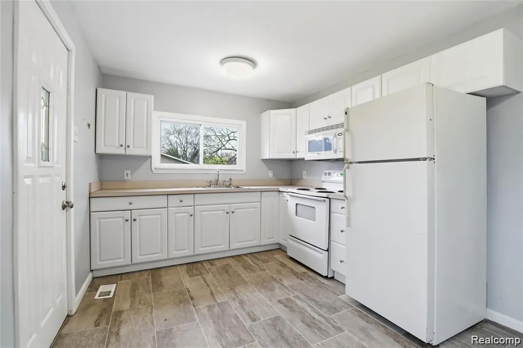 2164 Savoy Avenue Burton City MI 48529