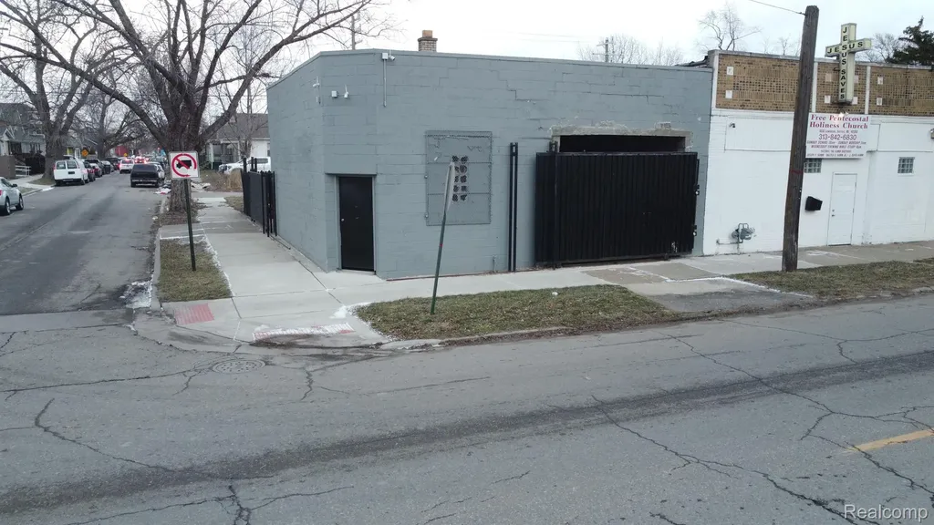 1840 Lawndale Street Detroit City MI 48209